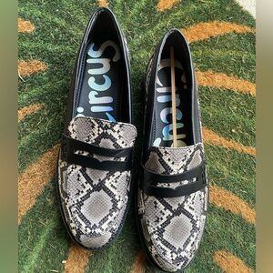 Sam Edelman Circus Desmond
Womens Snake Print Loafers
Size 11 New